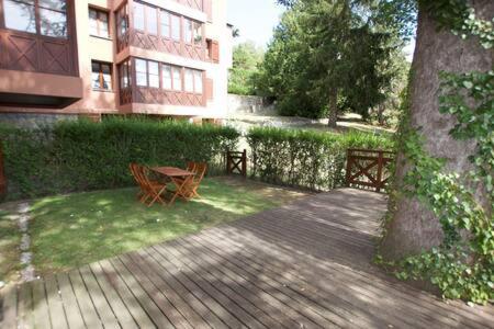 Apartamento Con Jardin - Montana Park Enveitg المظهر الخارجي الصورة